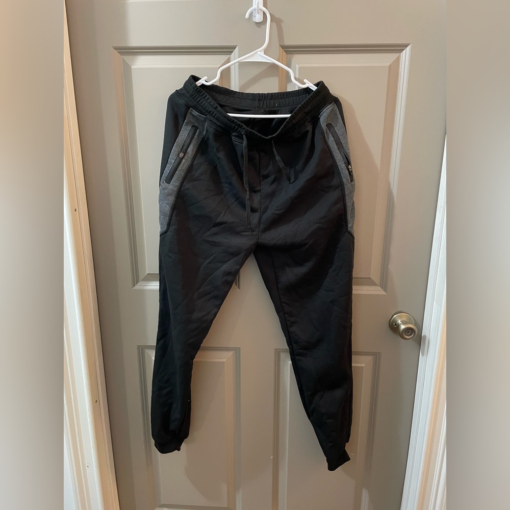 3 pack of men’s sweatpants